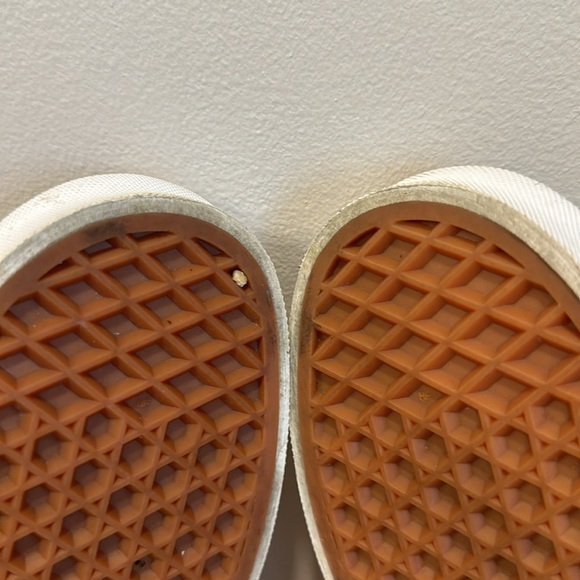 Colorful Vans - Picture 5 of 7